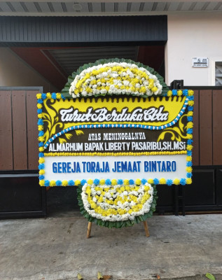 Papan Bunga Duka di Compreng