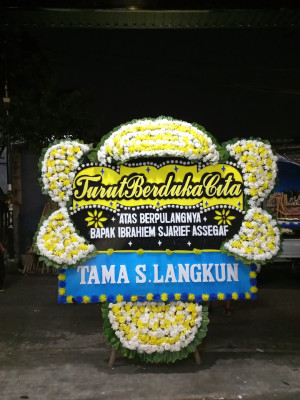 Papan Bunga Duka di Compreng